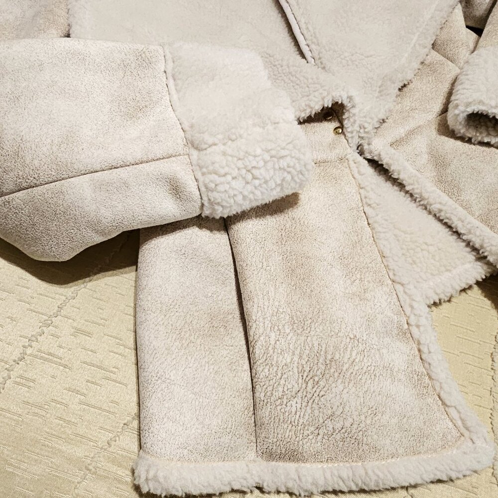 WHBM ECRU/CREAM FAUX SHEARLING STYLE ASYMMWTRICAL HIP LENGTH JACKET SIZE XSP - Picture 8 of 16